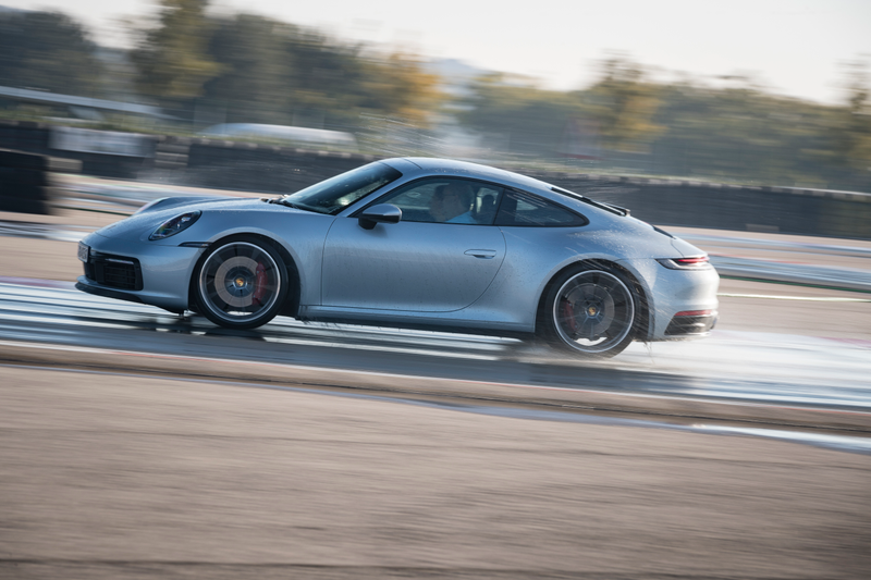 Illustration for article titled Here's How to Tell the New Porsche 911 From the Old One